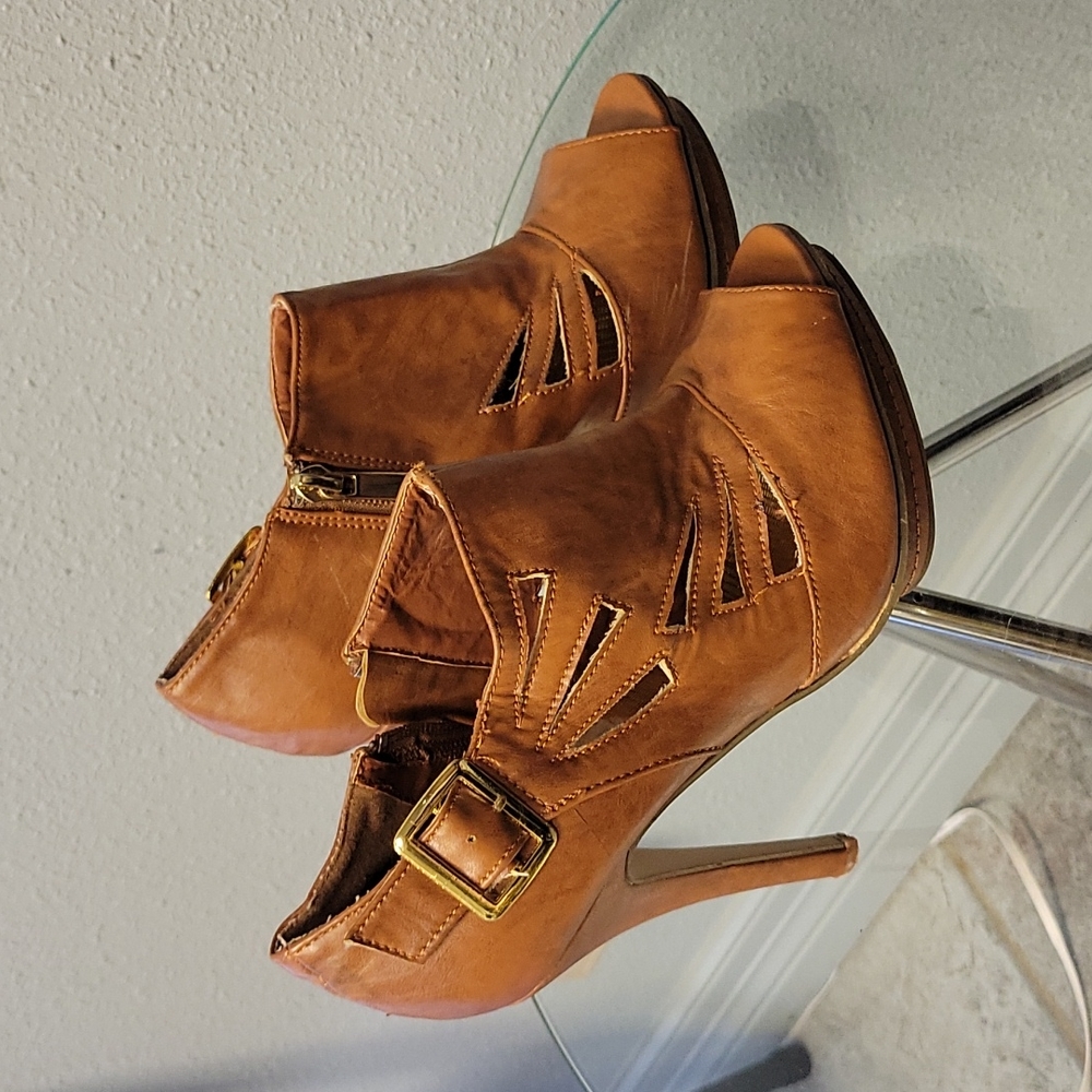 Dollhouse Open-Toe Booties! Size 7
